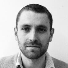 Head shot of Peter Harrington